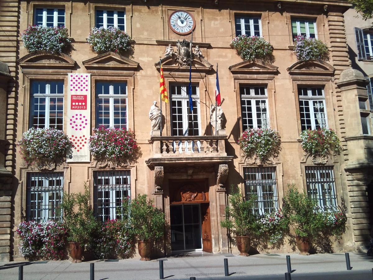 Hotel Campanile Salon-De-Provence Exterior foto